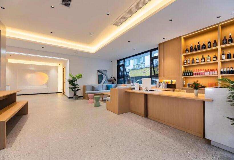 Отель Mount Huangshan Yunqi Kinship B&b   Huangshan Mountain Scenic Area Tangkou South Gate Interchange Ce