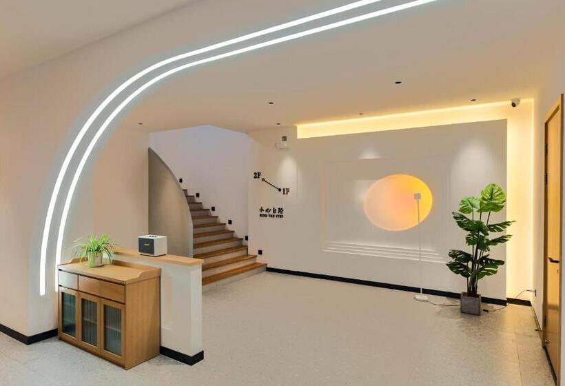 Отель Mount Huangshan Yunqi Kinship B&b   Huangshan Mountain Scenic Area Tangkou South Gate Interchange Ce