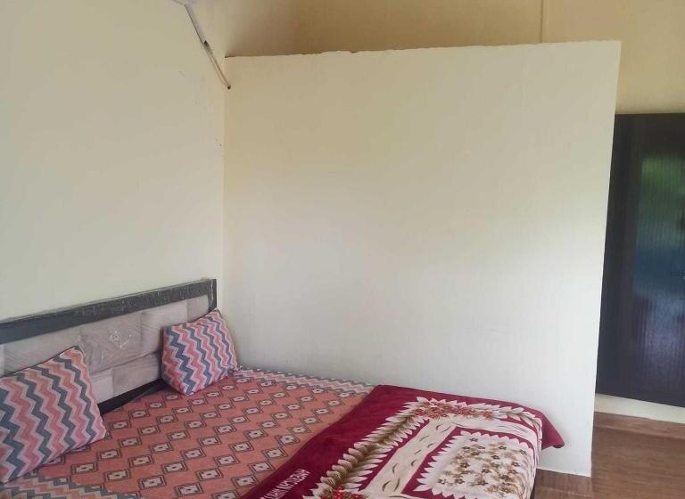 호텔 Spot On Kunj Bihari Palace