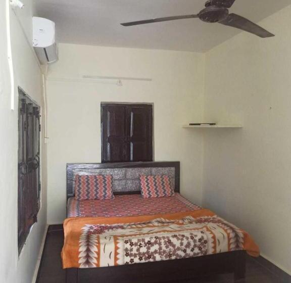 호텔 Spot On Kunj Bihari Palace