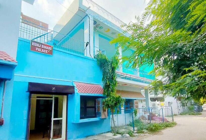 호텔 Spot On Kunj Bihari Palace