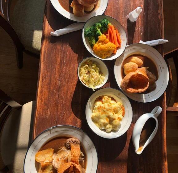 酒店 The Fox Hall Inn