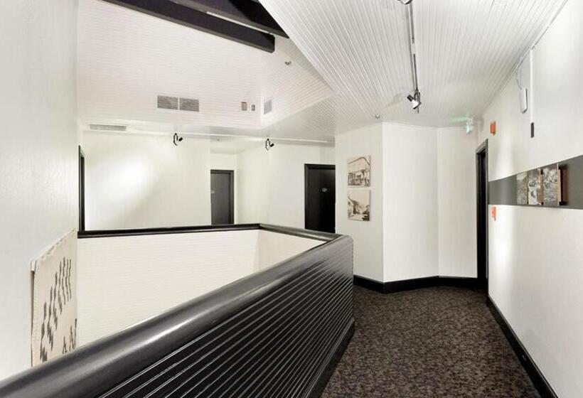 Independence Square 205, Stylish Hotel Room With Ac, Great Location In Aspen