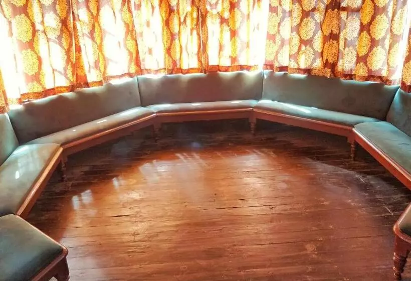 ペンション Black Bear Cottage Khajjiar