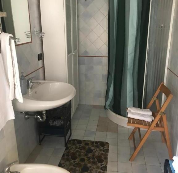 Пансион Gasperina House