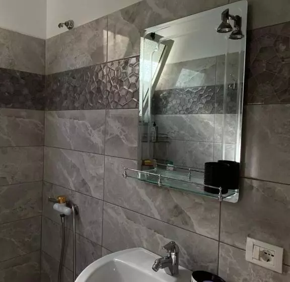 پانسیون Nini S Guesthouse