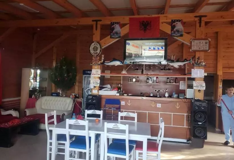 پانسیون Nini S Guesthouse