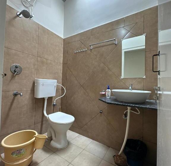 Pensão Rac Adventure Camp By Lexstays,near Isha Foundation