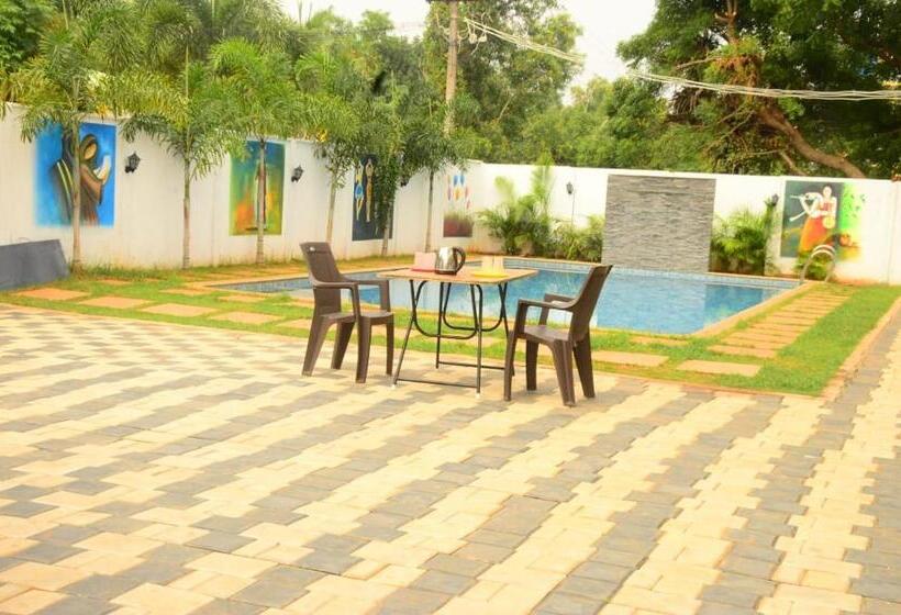 پانسیون Yathara Farm House Pondy