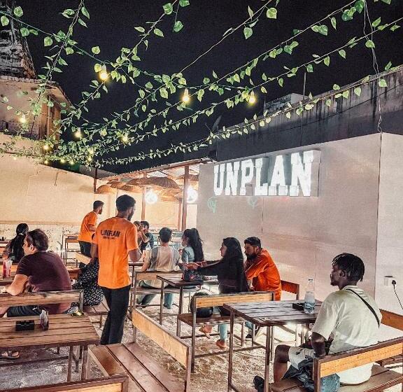 Unplan Hostel