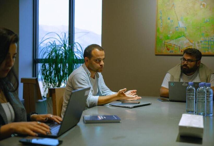 هاستل 11+1 By Tumo