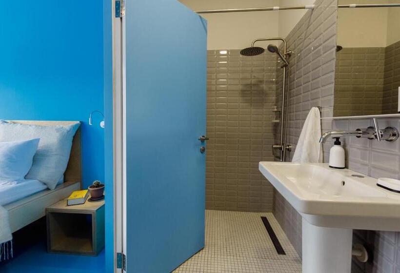 هاستل 11+1 By Tumo