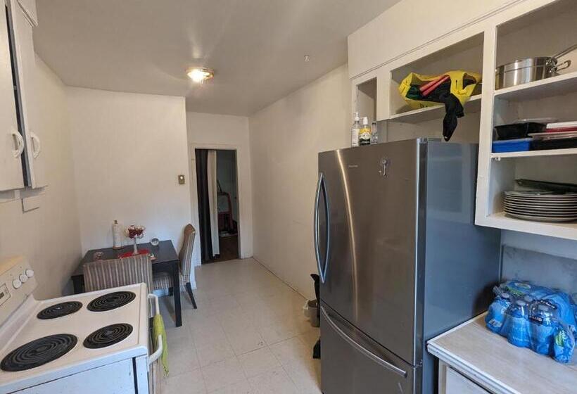 تختخواب و صبحانه 4720 Av Dupuis