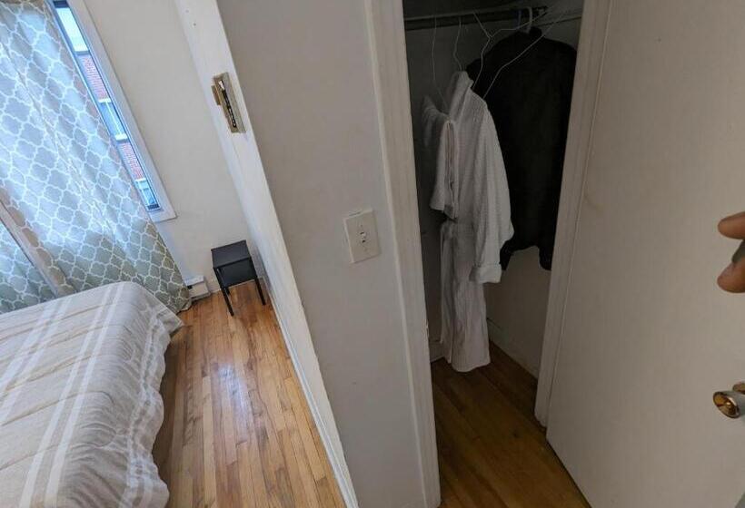 تختخواب و صبحانه 4720 Av Dupuis