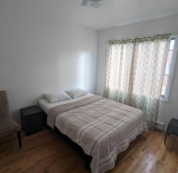 تختخواب و صبحانه 4720 Av Dupuis