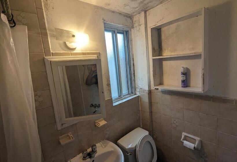 تختخواب و صبحانه 4720 Av Dupuis