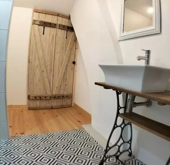 ベッドアンドブレックファースト Chambre Hortense
