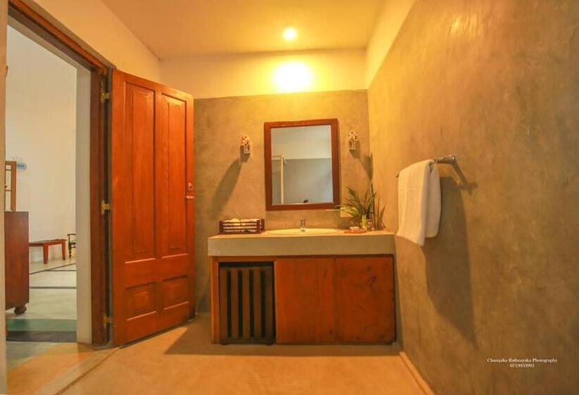 Bed and Breakfast Club Doonvale