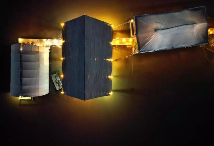 Aamiaismajoitus (B&B) Floating Jungloo