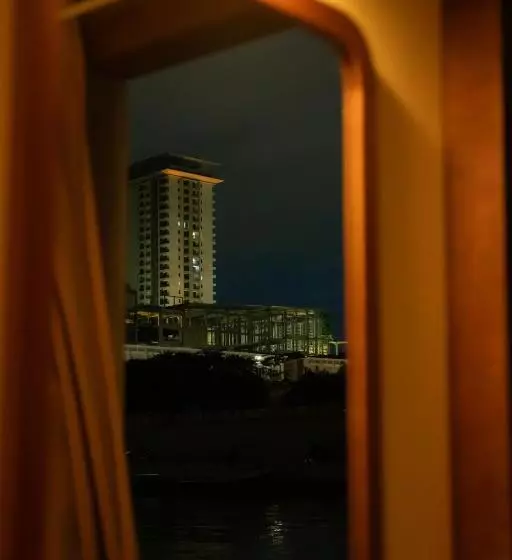 Aamiaismajoitus (B&B) Floating Jungloo