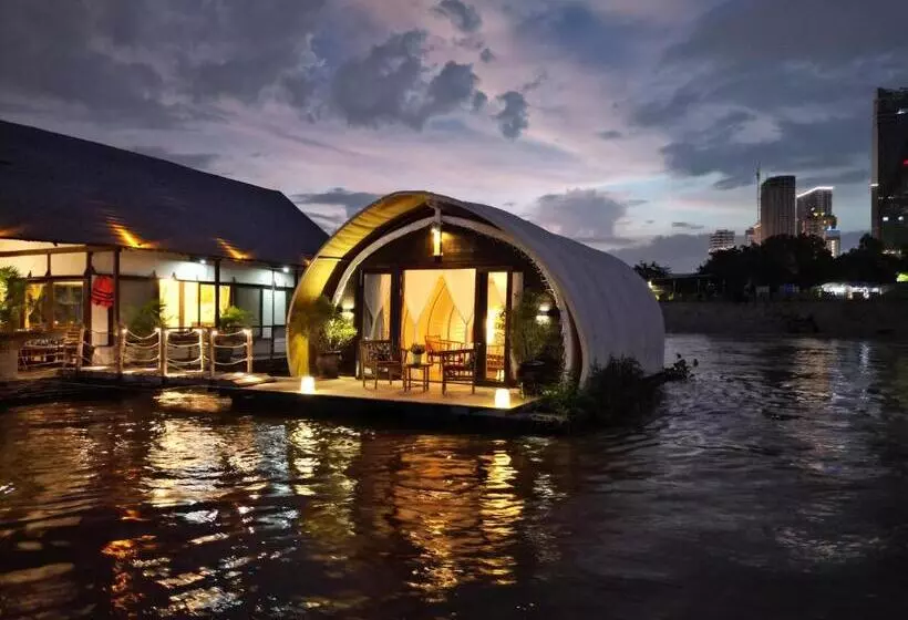 Aamiaismajoitus (B&B) Floating Jungloo