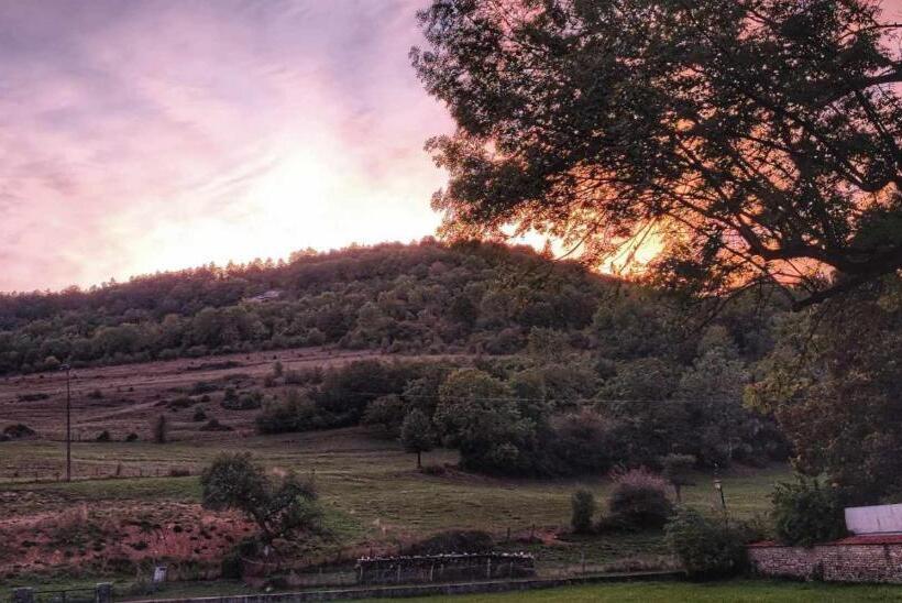 مبيت وإفطار La Petite Porte Verte