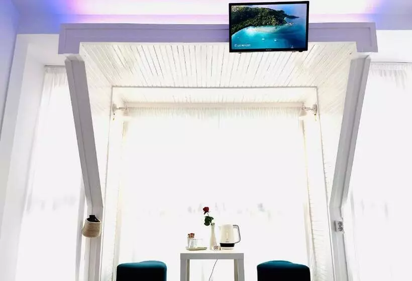 Cozy Hideout Condo