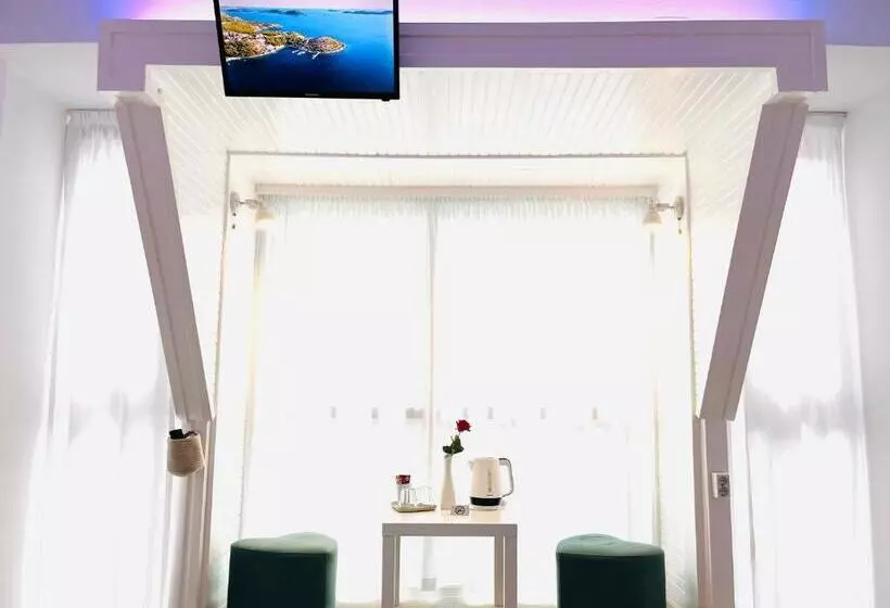 Cozy Hideout Condo