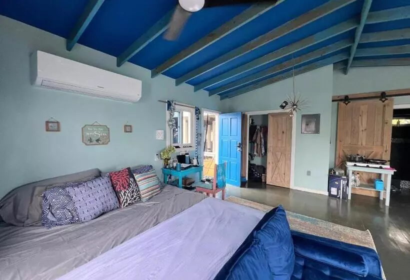 Dockside Utila Ocean Front Suites