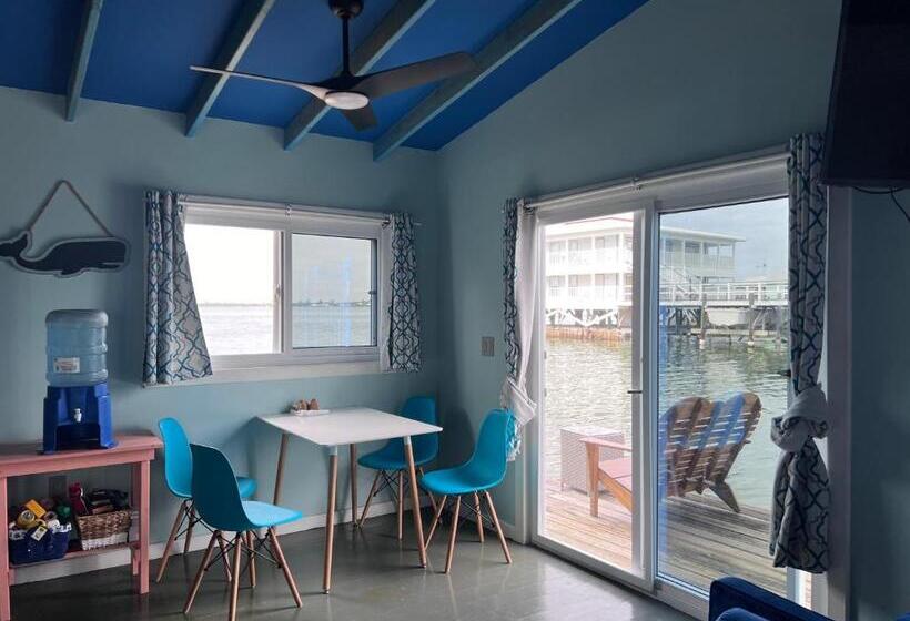 Dockside Utila Ocean Front Suites