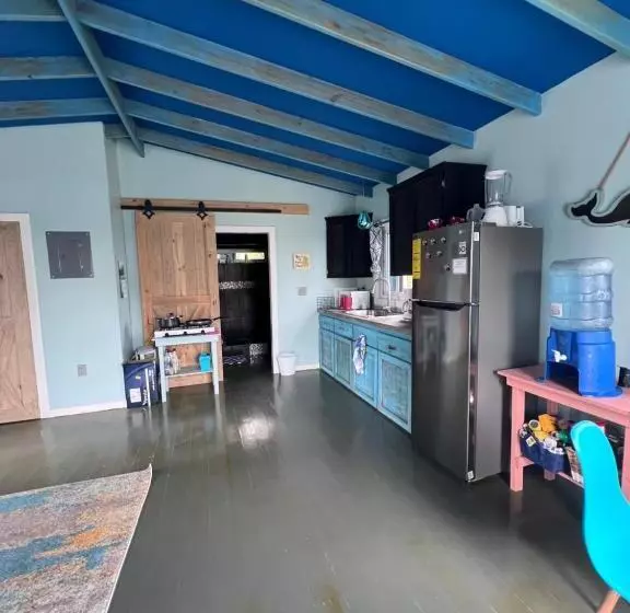 Dockside Utila Ocean Front Suites