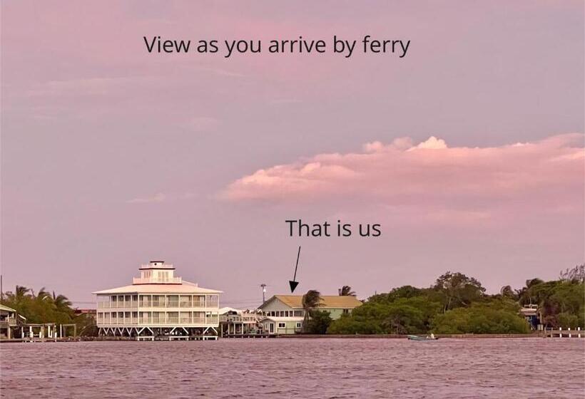 Dockside Utila Ocean Front Suites