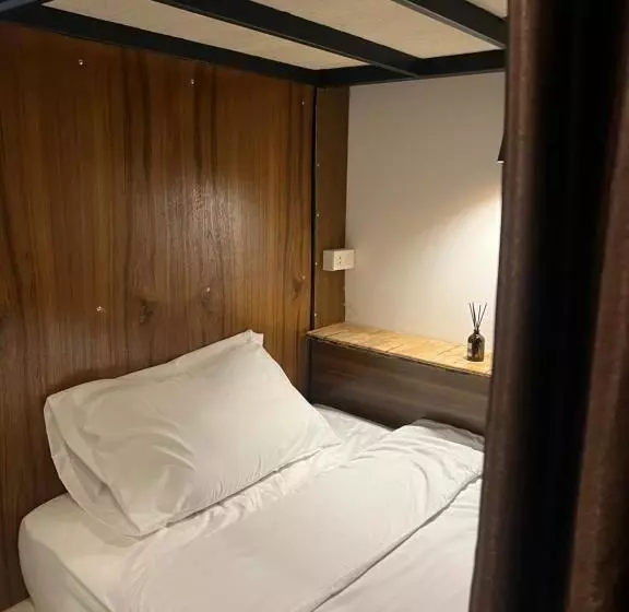 Happiness Hostel