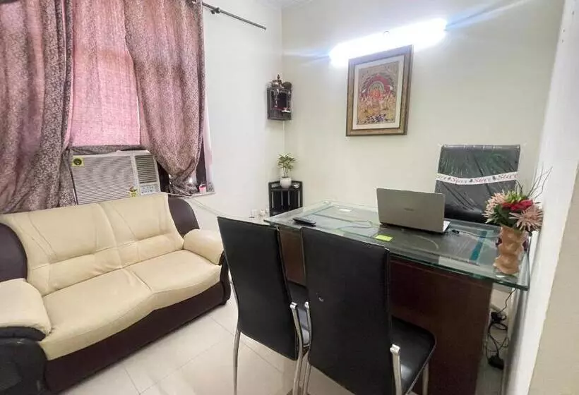 ホテル Aadi S Residency