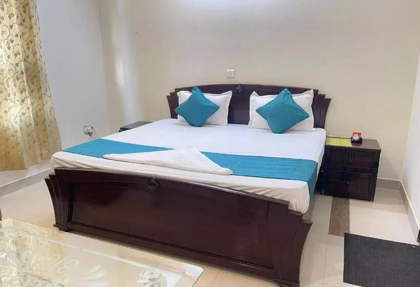 ホテル Aadi S Residency