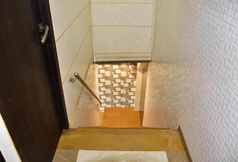 Hotell Bkc Palace Inn   Jio World Convention Center And Us Visa Center హోటల్ బి కే సి ప్యాలెస్ ఇన్