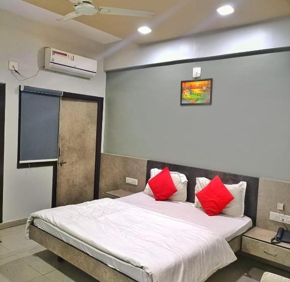 בית מלון כפרי Cm Palace & Guest House & P.gs