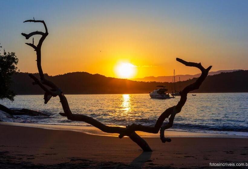 هتل Green Haven Hostel Ilha Anchieta