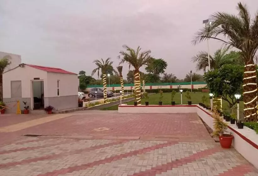 Hotel Palm Paradize