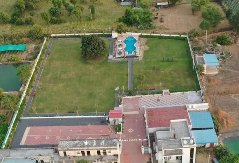 Hotel Palm Paradize