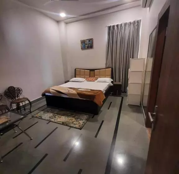 Hotel Palm Paradize