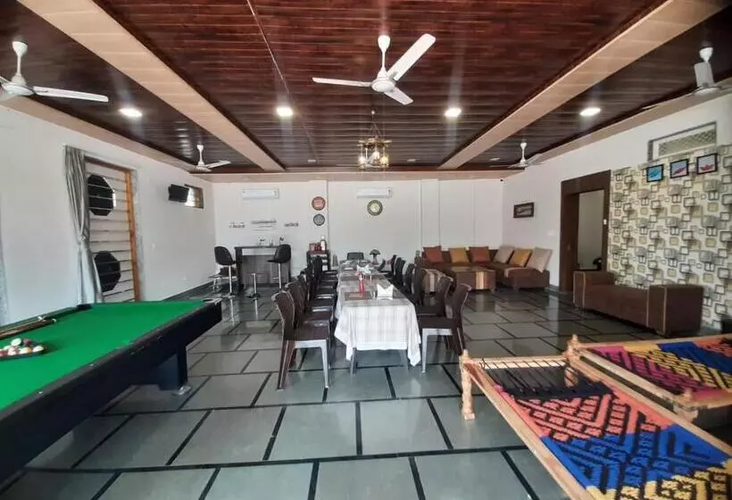 Hotel Palm Paradize