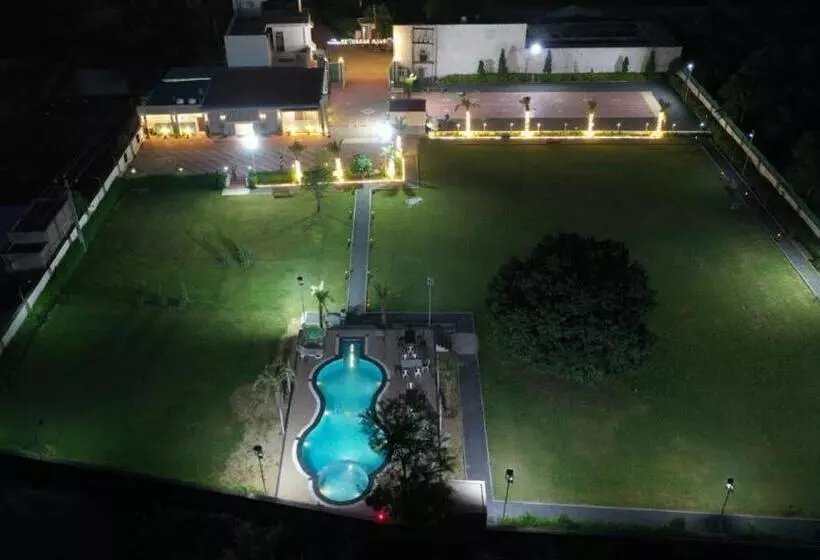 Hotel Palm Paradize