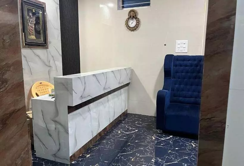 ホテル Shri Sai Residency