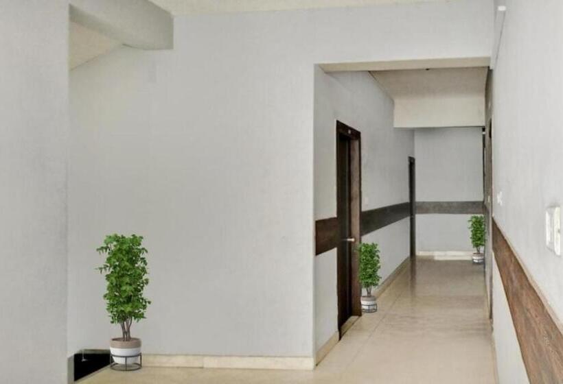 Hotel The Royal Comforts