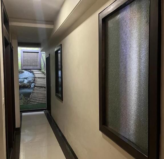 בית מלון כפרי Tushar Residency