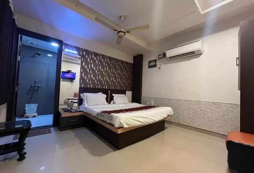 Hotelli Tushar Residency