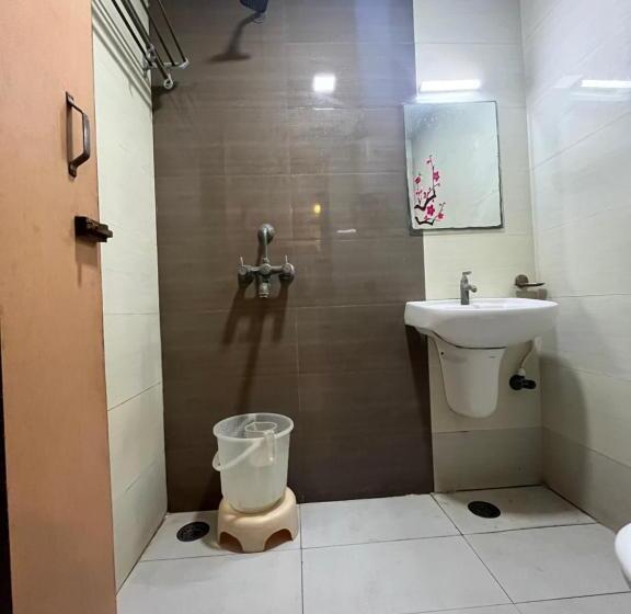 בית מלון כפרי Tushar Residency