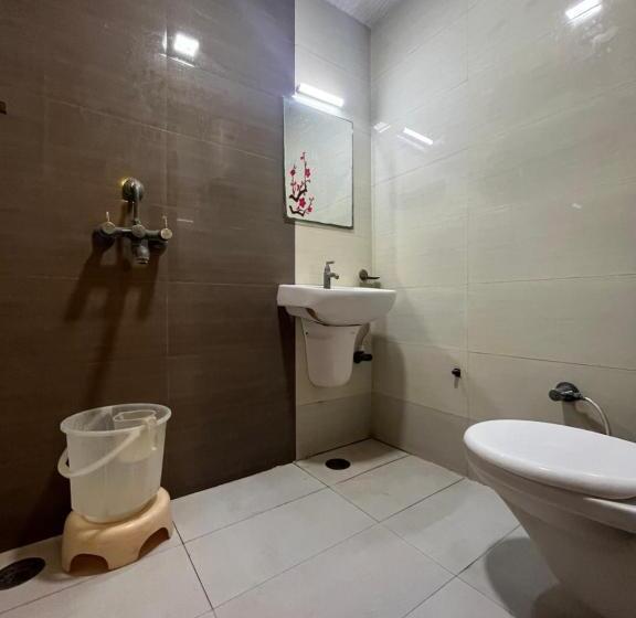 בית מלון כפרי Tushar Residency