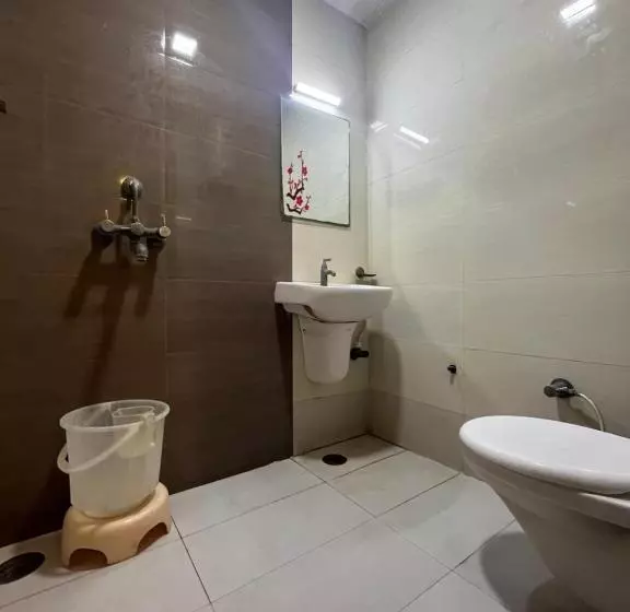 Hotelli Tushar Residency
